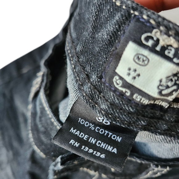 Men's Blue Black Wash Distressed Denim Jeans (No Tags, Never Worn) - Picture 7 of 10